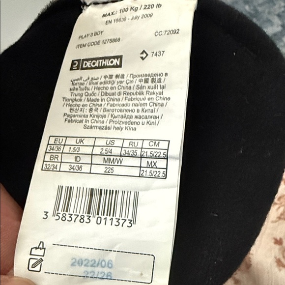 Oxelo Black and White Ice Skates. US 2.5/4 - Picture 8 of 8